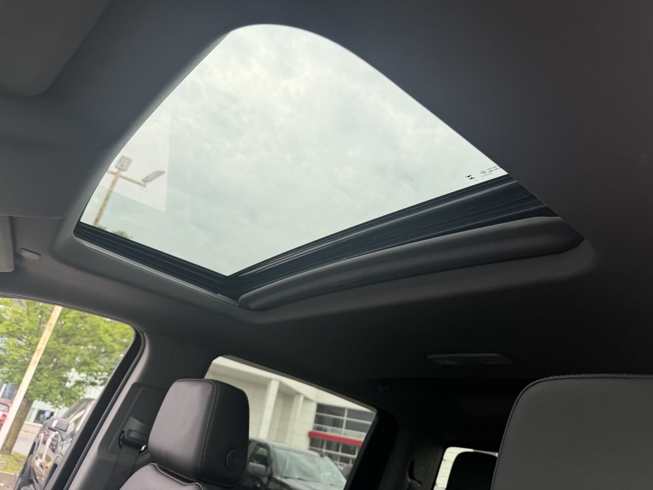GMC SIERRA K3500 SLT SLT cabine multiplace 4RM 172 po 2025 Noir Ottawa & Gatineau - photo #9