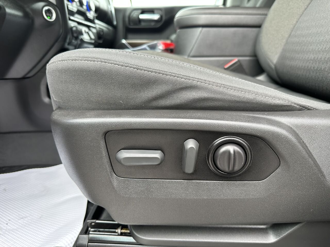 CHEVROLET SILVERADO LTD K1500 LT TR LT Trail Boss cabine multiplace 4RM 147 po 2022 Noir Ottawa & Gatineau - photo #3