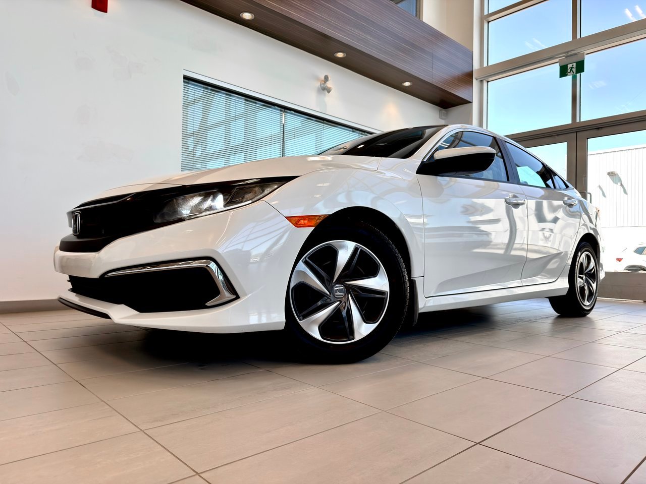 2019 Honda Civic Sedan White Notre-Dame-des-Prairies - photo #1