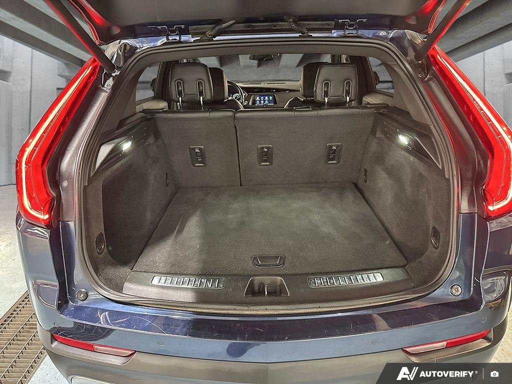 2021 Cadillac XT4 2601963A | AWD Premium Luxury Blue Edmonton - photo #10