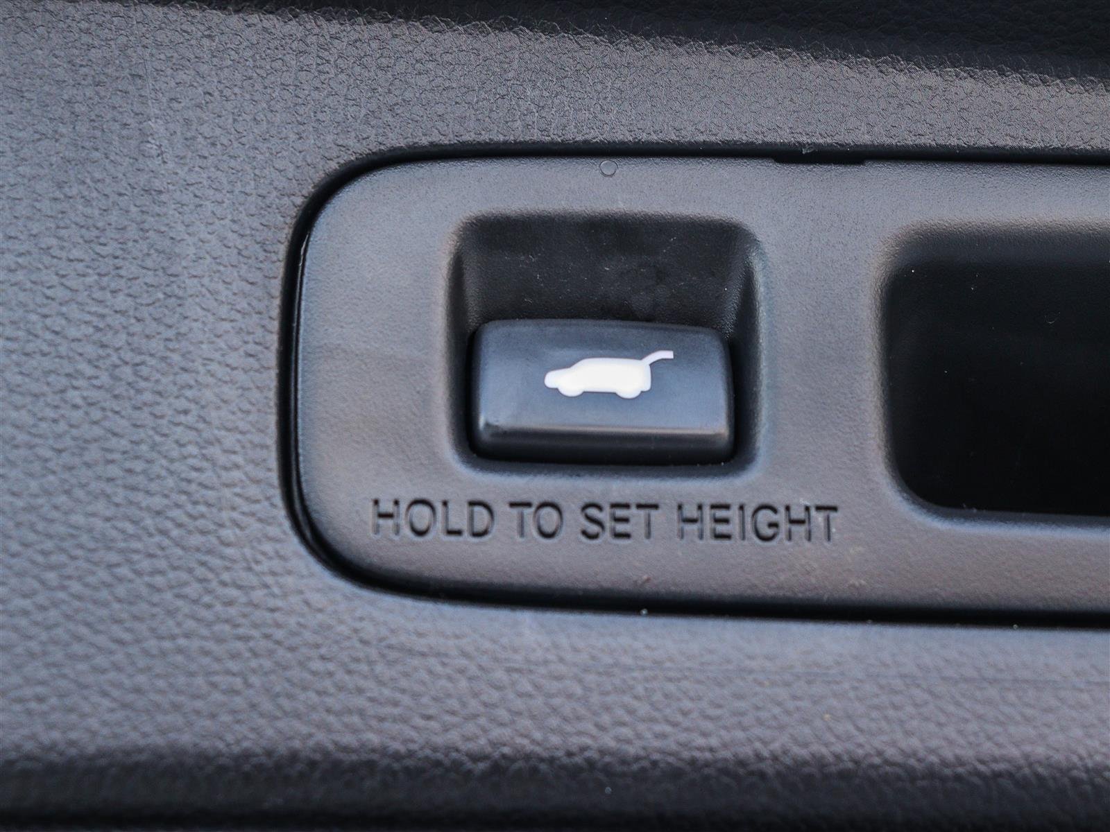 2023 Honda CR-V Hybrid Touring Ottawa & Gatineau - photo #17