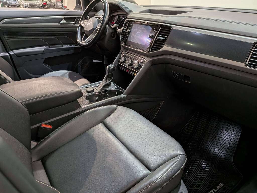 2020 Volkswagen Atlas Cross Sport Comfortline 2.0 TSI 4MOTION Black Val-David - photo #14
