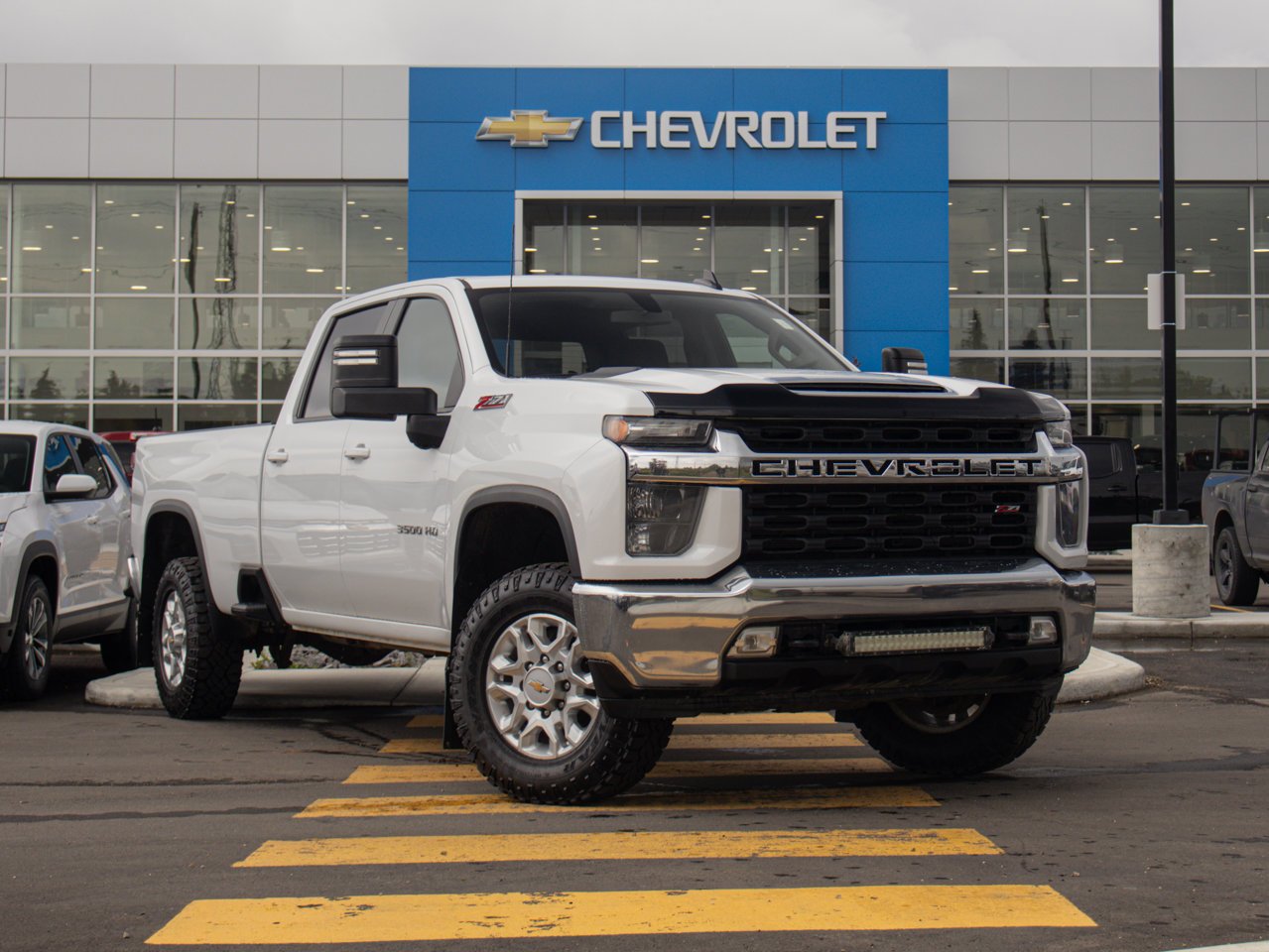 2021 Chevrolet Silverado 3500HD 4WD Crew Cab 159 LT White Sherwood Park - photo #1