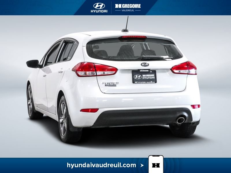 Kia Forte5 2018 Blanc Laval - photo #7