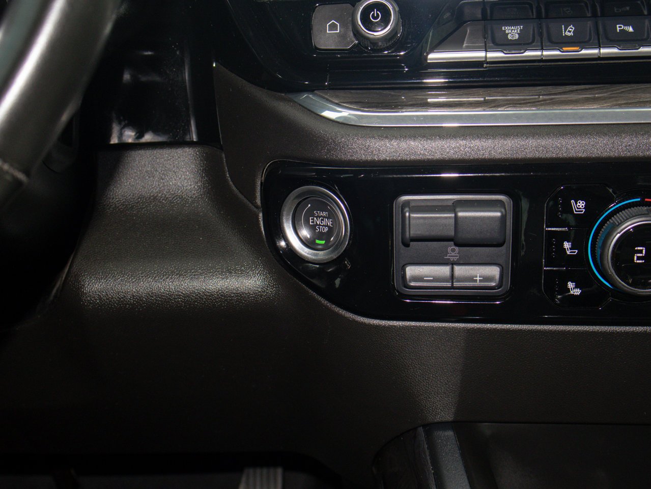 2025 Chevrolet Silverado 2500HD 4WD Crew Cab 159 LTZ White Sherwood Park - photo #28