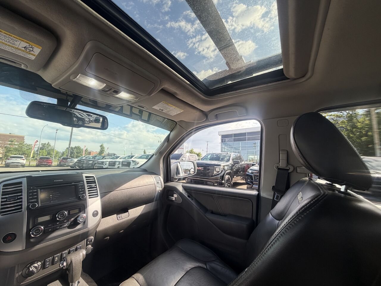 NISSAN FRONTIER PRO-4X SV cabine double 4x4 caisse longue BA 2018 Gris Ottawa & Gatineau - photo #7