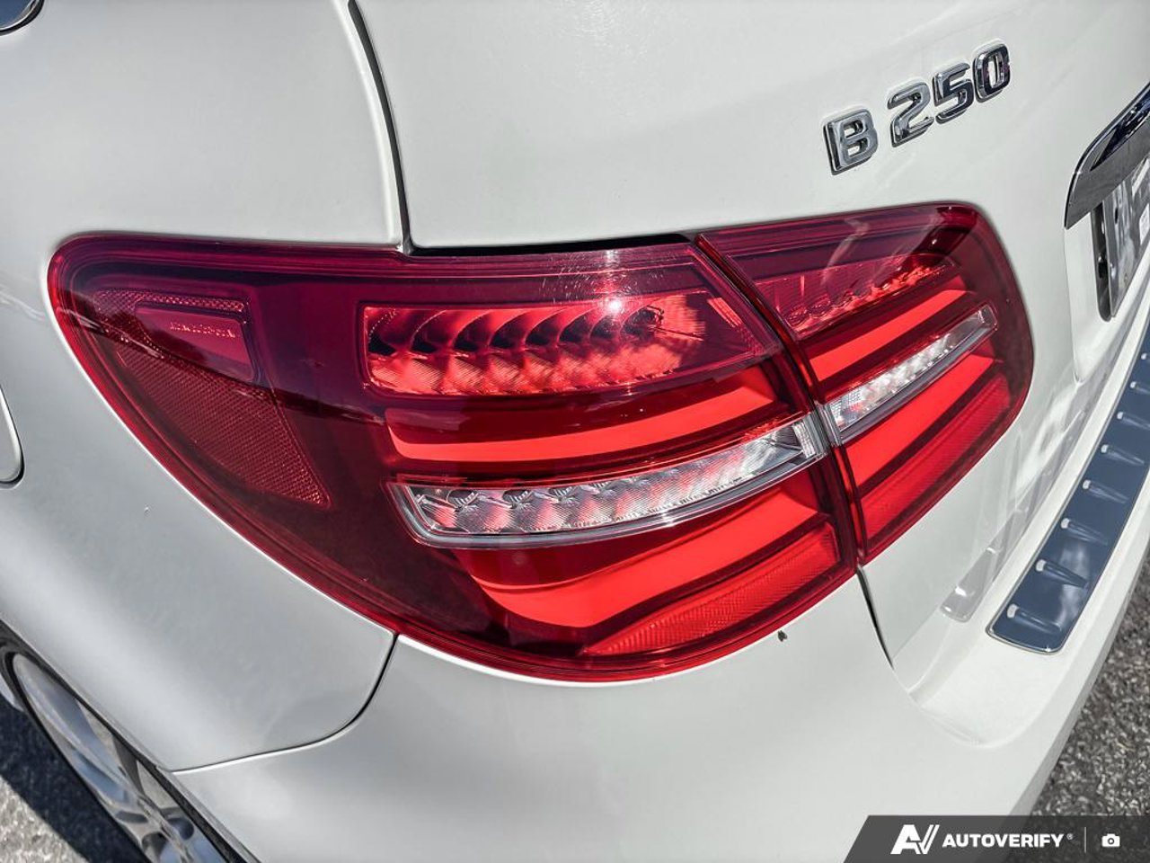 2018 Mercedes-Benz B-Class WDDMH4GB5JJ447885 White Mirabel - photo #12