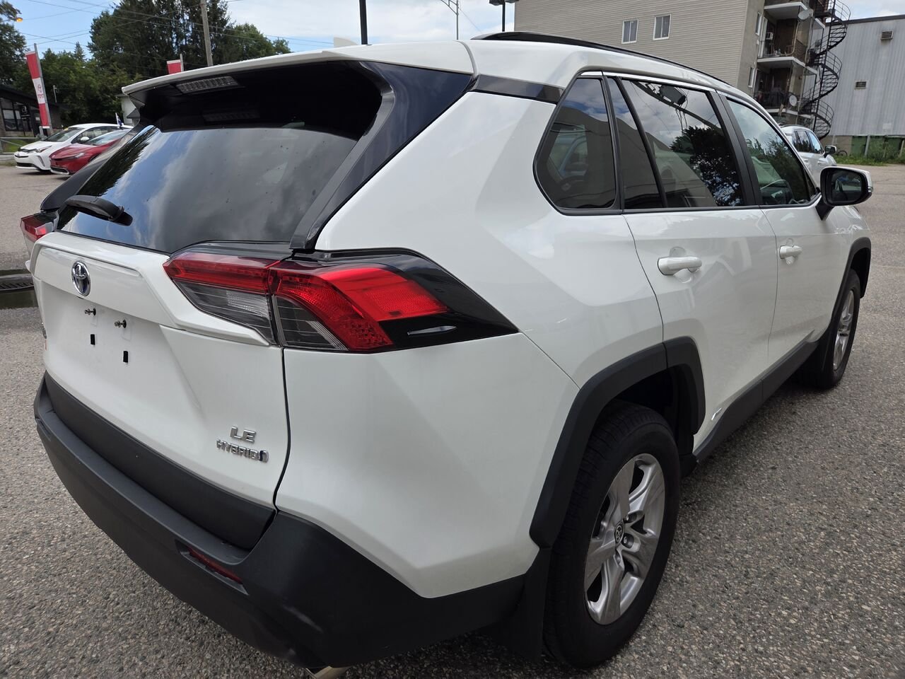 2022 Toyota RAV4 White Mont-Laurier - photo #4