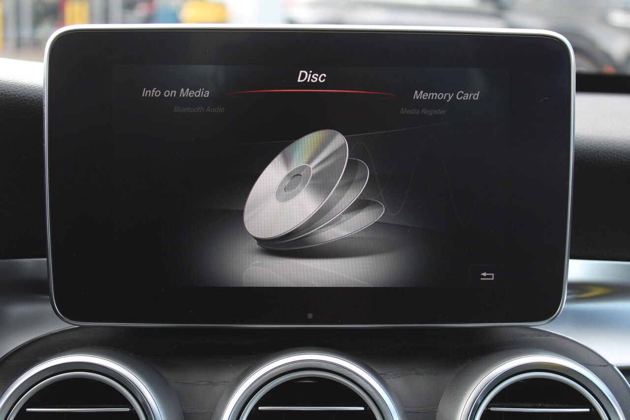 2018 Mercedes-Benz Classe-C VIN: 55SWF4KB3JU264149 White Sainte-Rose - photo #26