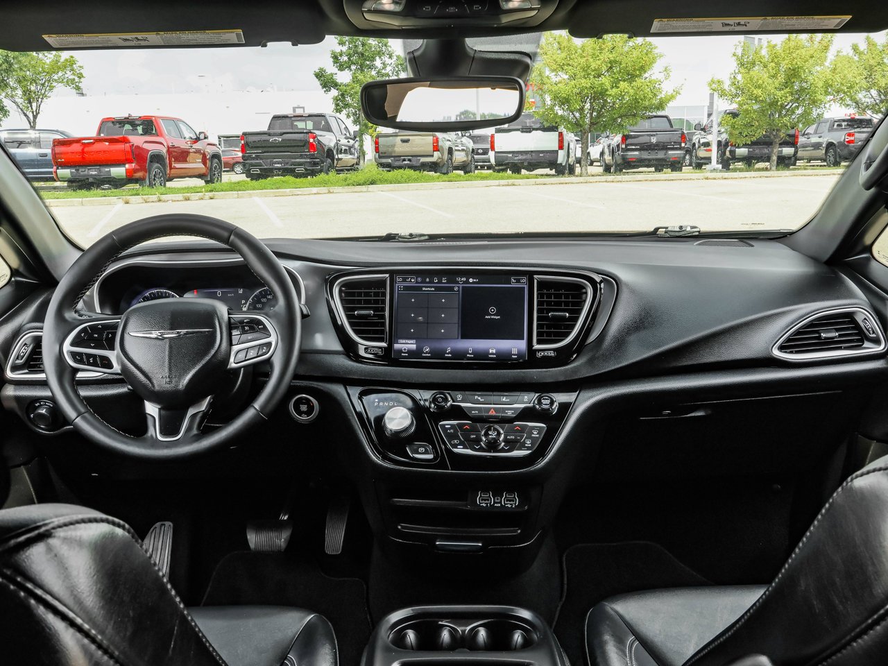 2025 Chrysler Grand Caravan SXT 2WD Black Sherwood Park - photo #17