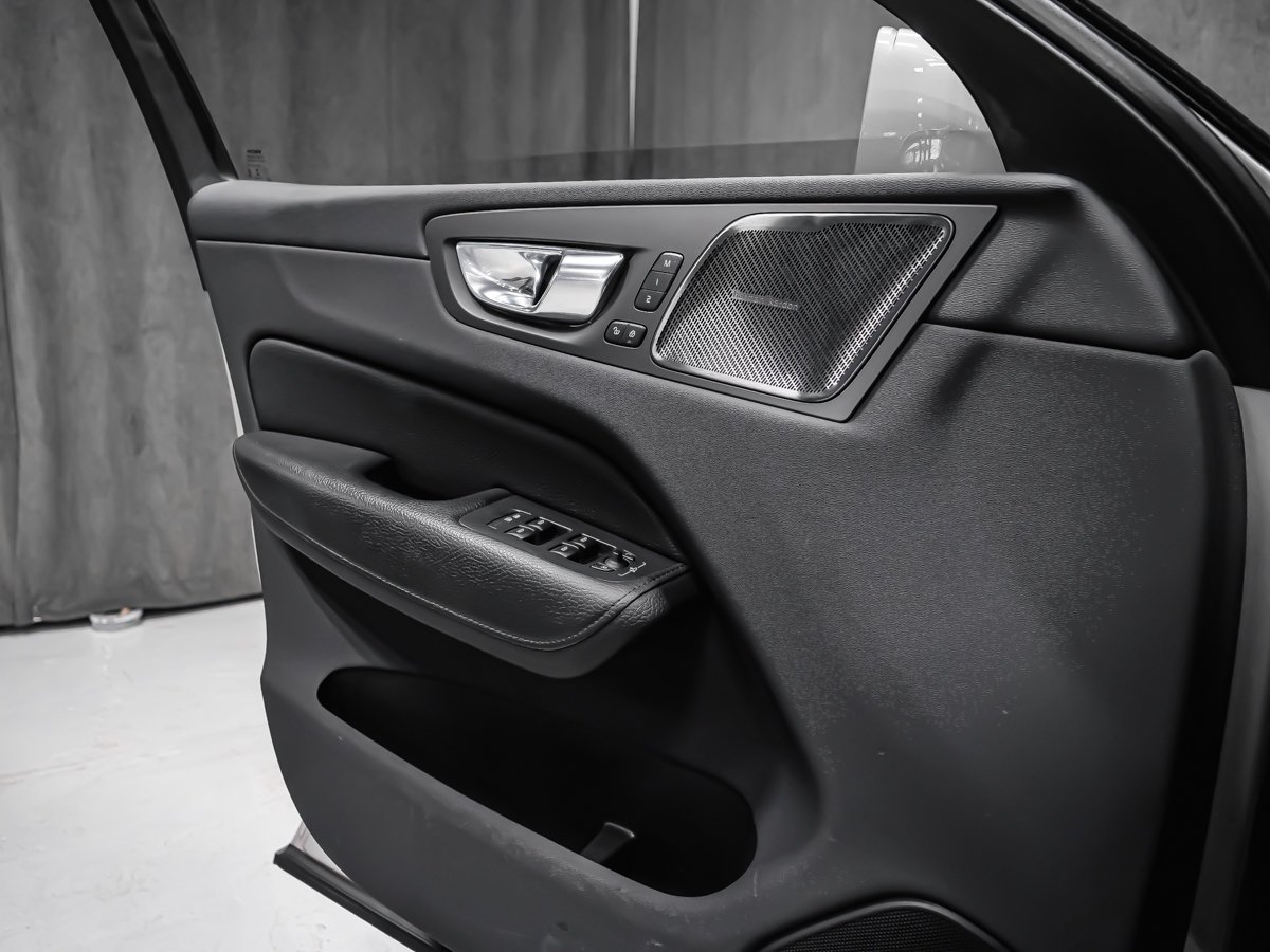 Volvo XC60 Recharge T8 INSCRIPTION EXPRESSION CLIMATE PREMIUM 2022 Argent Montréal - photo #9