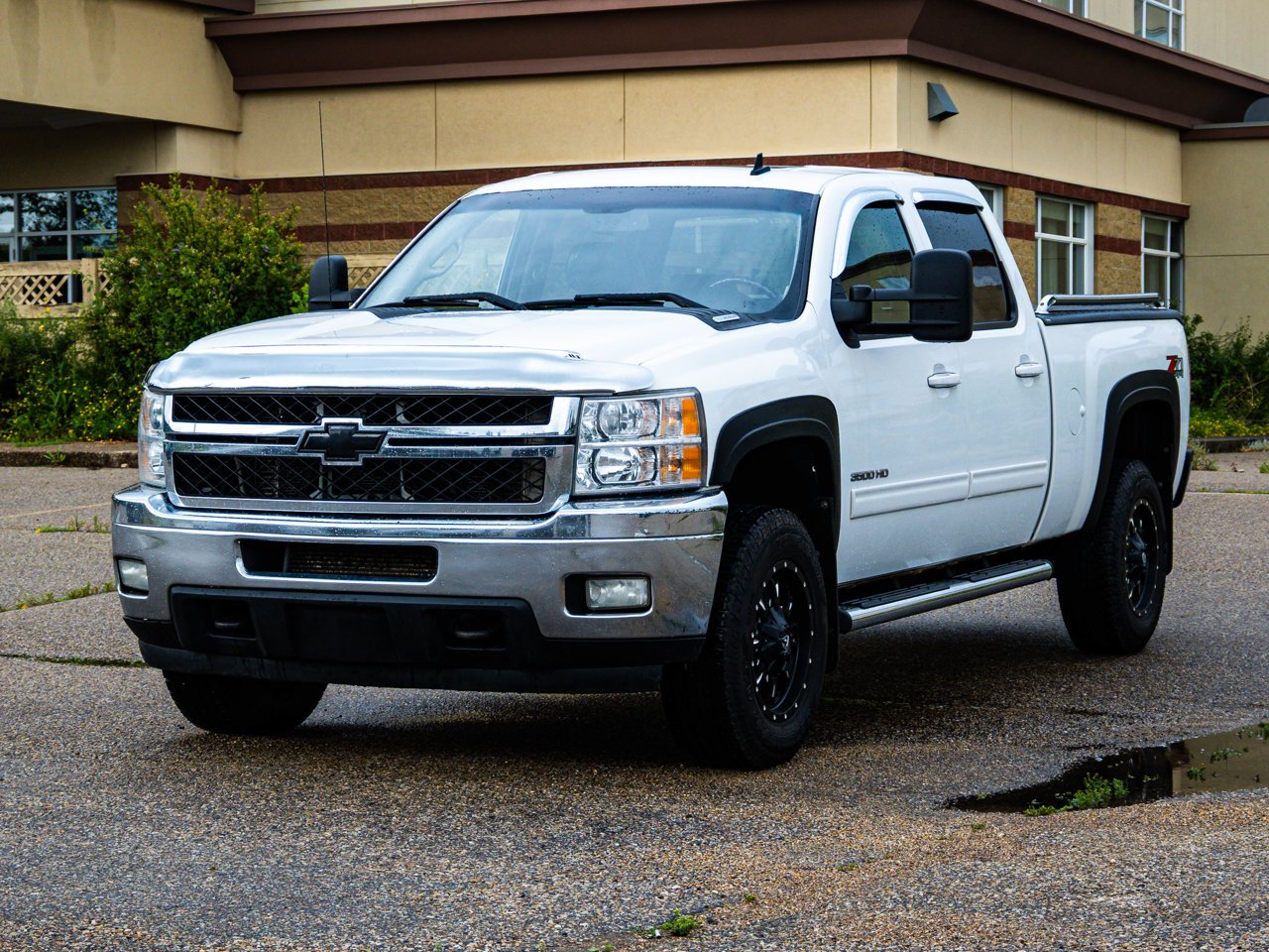 2011 Chevrolet Silverado 3500HD 4WD Crew Cab 167 LTZ White Sherwood Park - photo #3