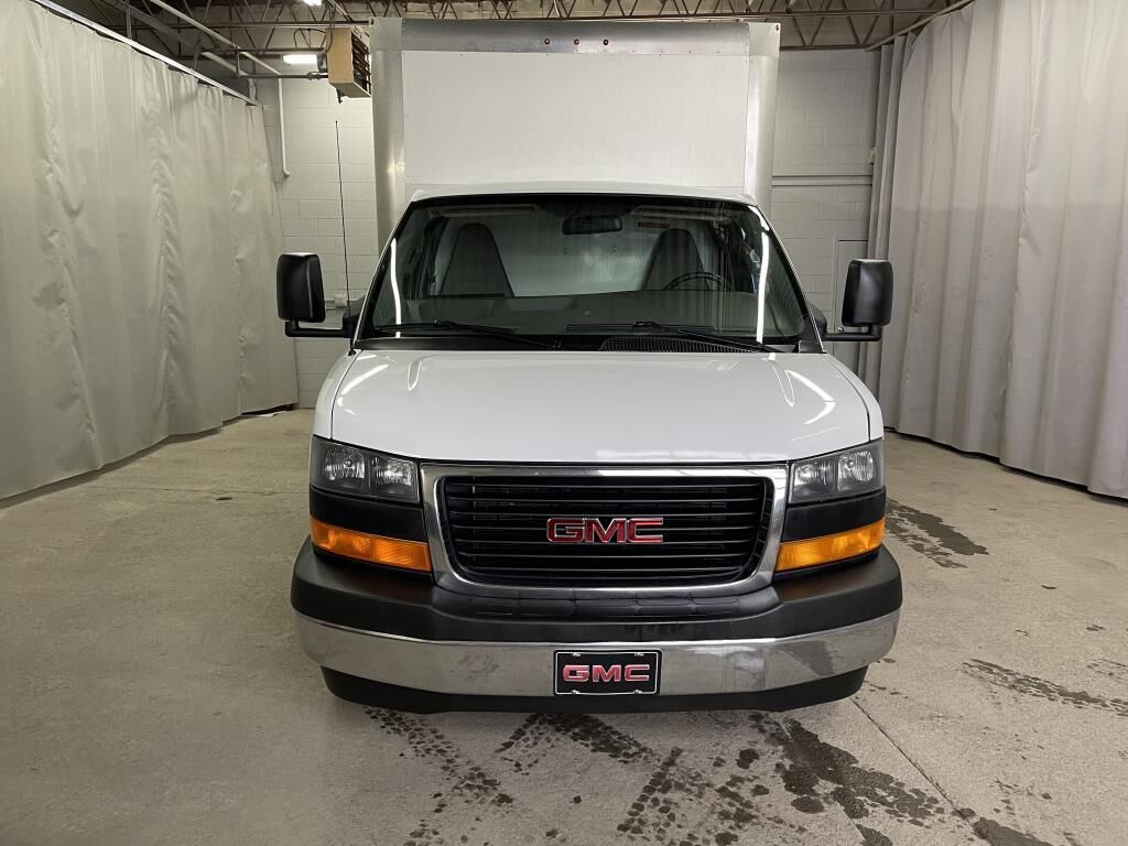 2019 GMC Savana Cutaway