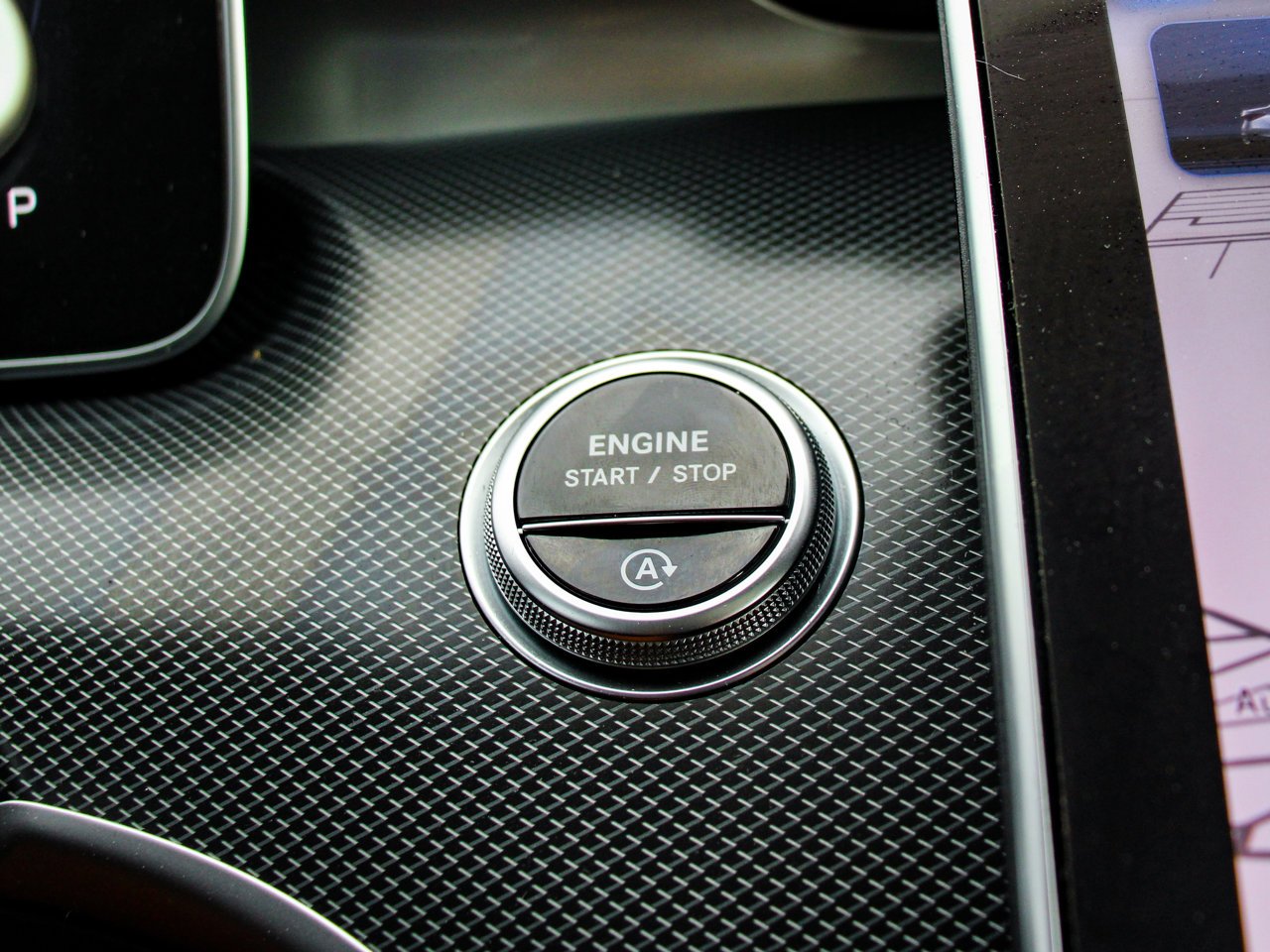 2024 Mercedes-Benz C-Class C 300 4MATIC Sedan White Sherwood Park - photo #22
