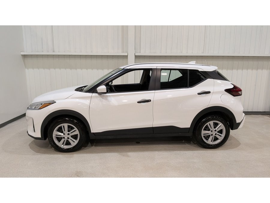 2024 Nissan Kicks White