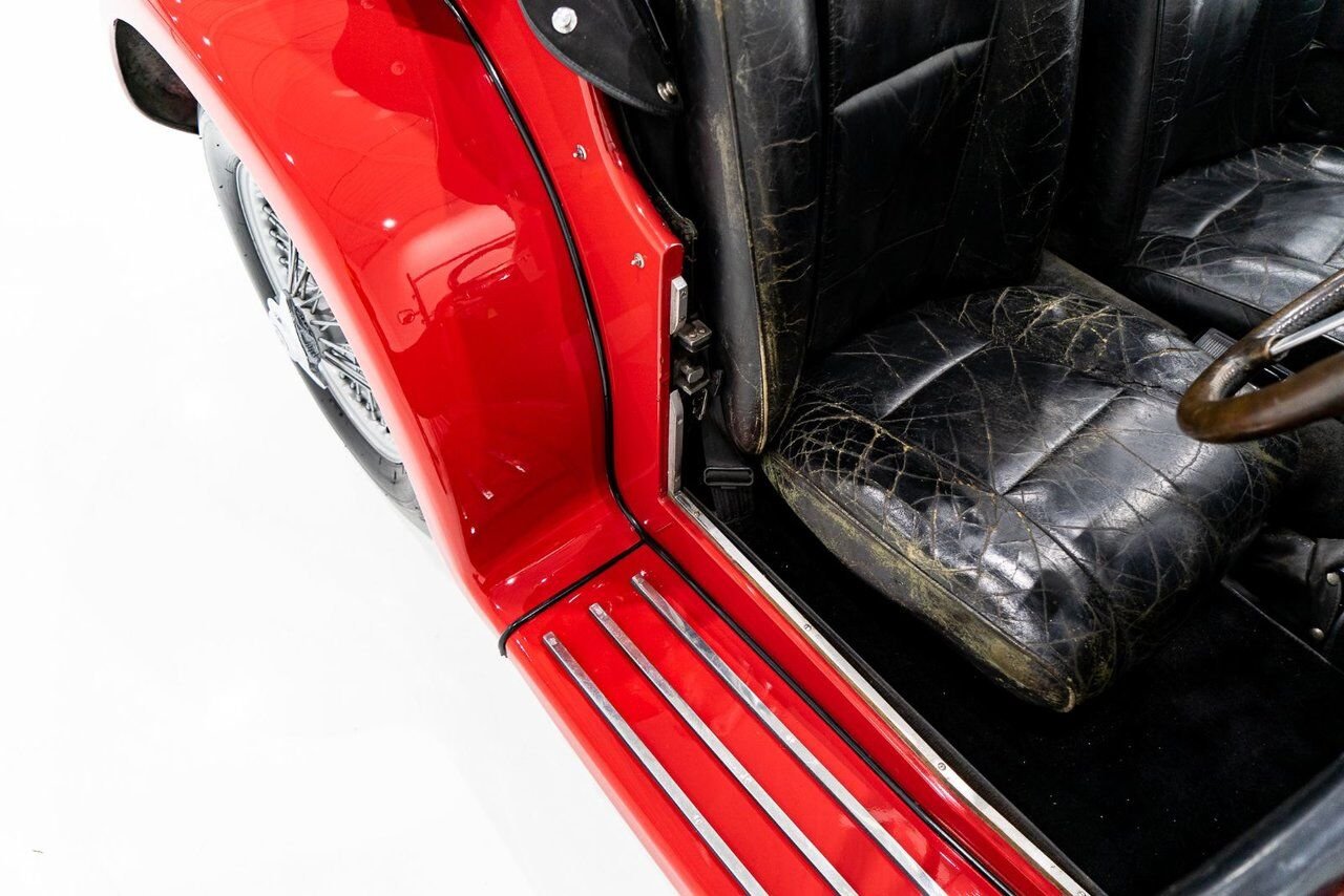 Panther J72 Roadster 1975 Rouge Montréal - photo #69