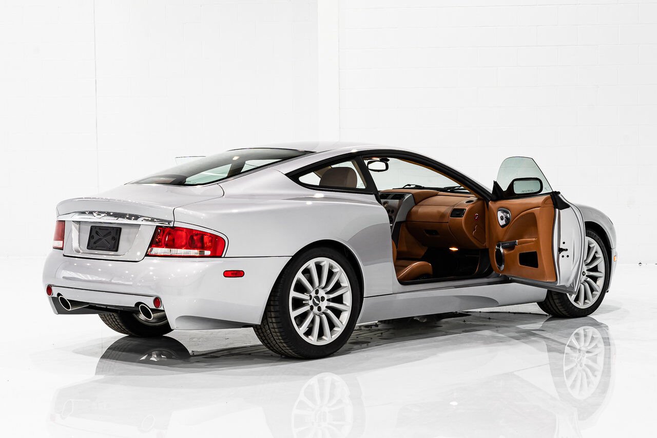 Aston Martin Vanquish PRIX EN USD | ORIGINAL MSRP OF $225,000 USD - FACTORY UPGRADE TO VANQUISH S TRANSMISSION 2003 Gris Montréal - photo #25