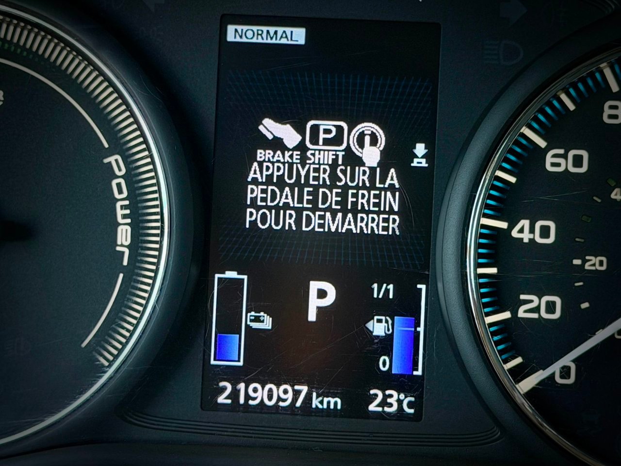 Mitsubishi Outlander PHEV 2020 Noir Notre-Dame-des-Prairies - photo #28
