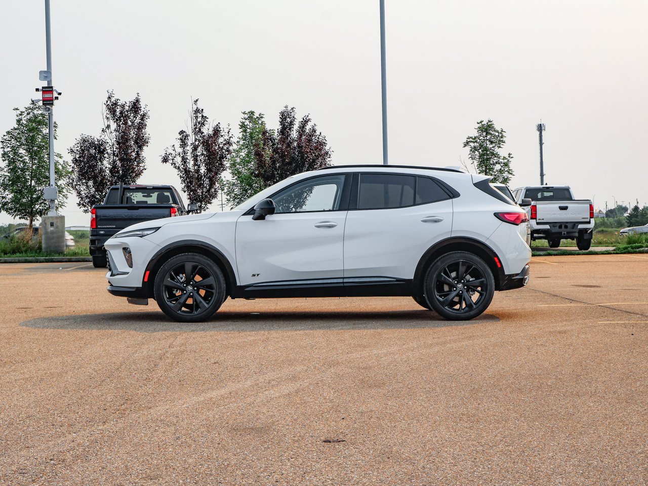 2025 Buick Envision AWD 4dr Sport Touring White Sherwood Park - photo #4