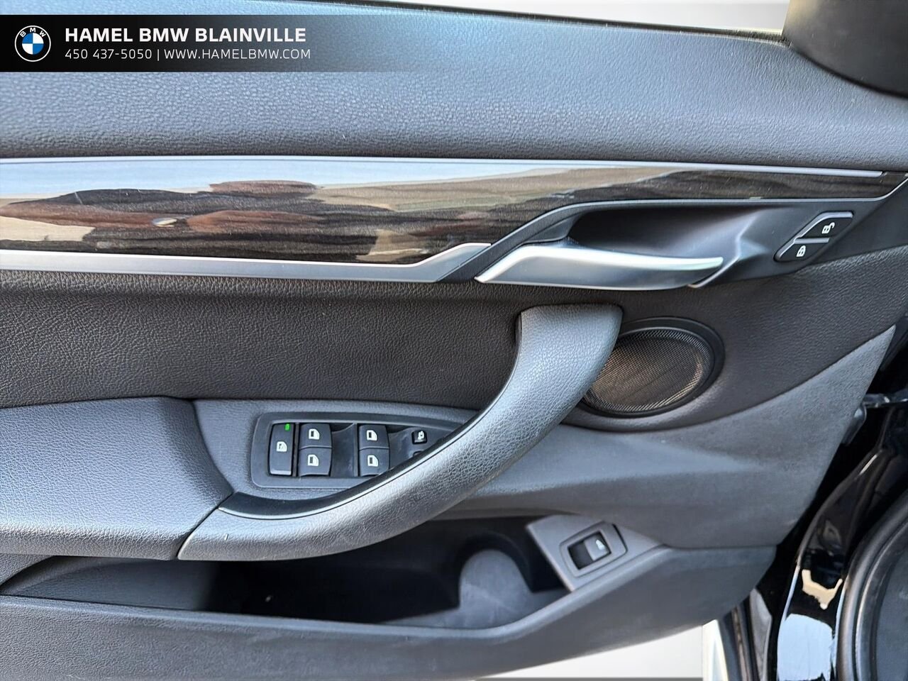 BMW X1 xDrive28i 4 portes TI 2017 Noir Blainville - photo #10