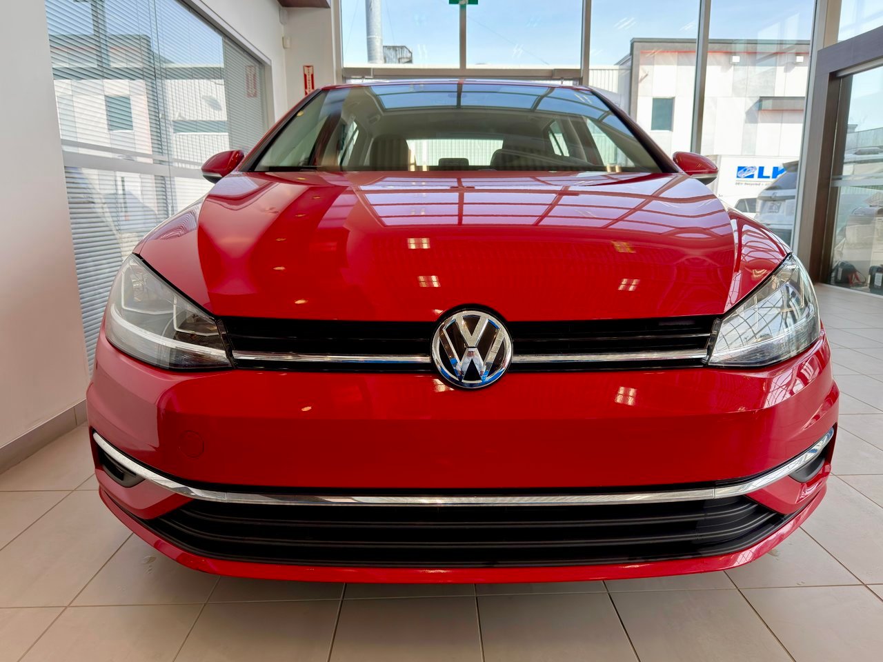 2021 Volkswagen Golf Red Notre-Dame-des-Prairies - photo #5
