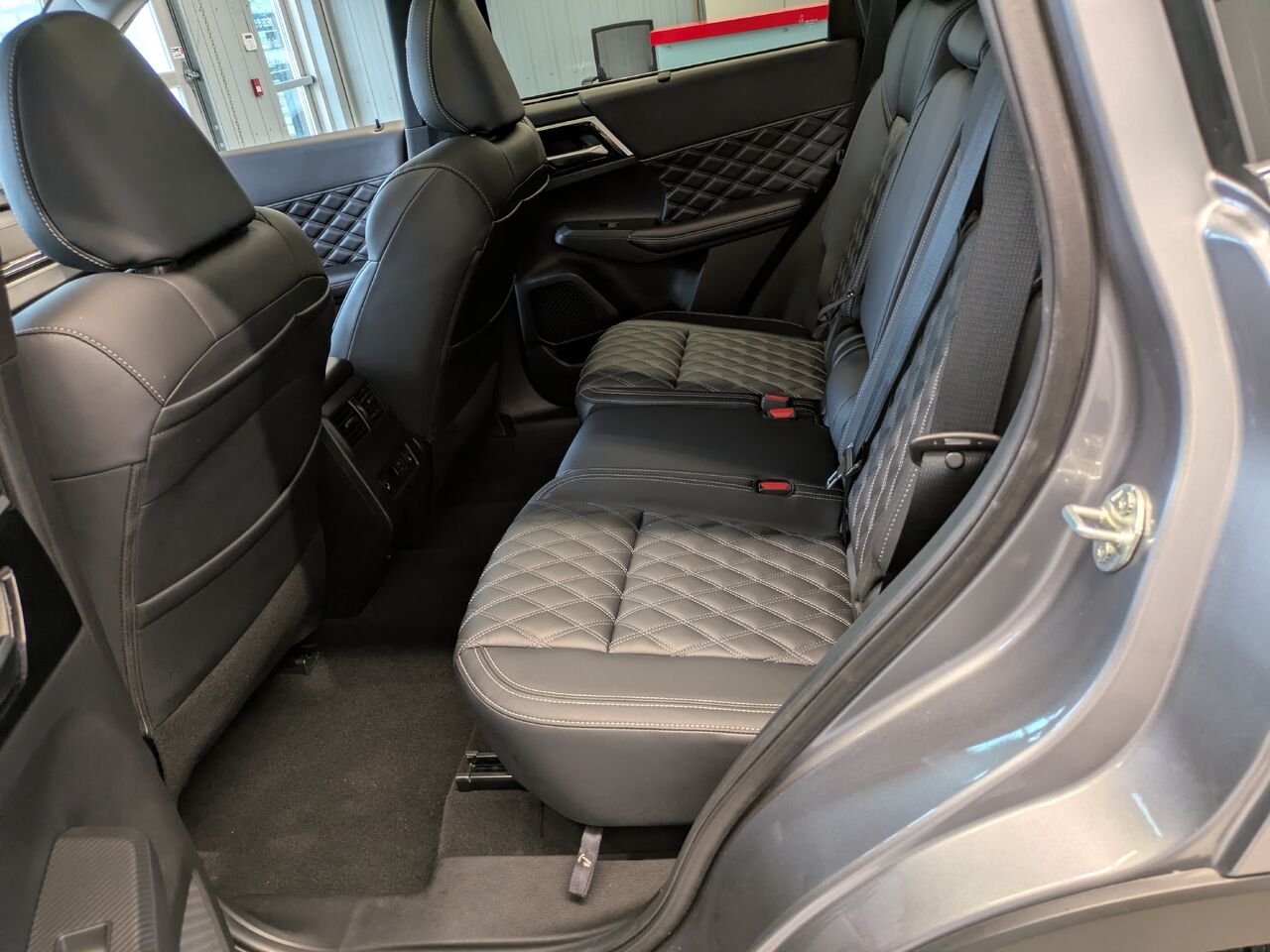 2024 Mitsubishi Outlander Grey Gatineau - photo #17