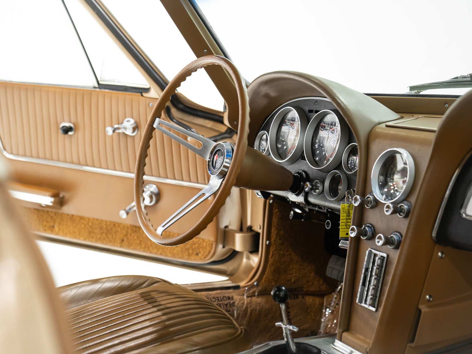 Chevrolet Corvette Fuel Injection Moteur Matching 327 à injection développant 360 chevaux | PRICE IN USD 1963 Beige Montréal - photo #10