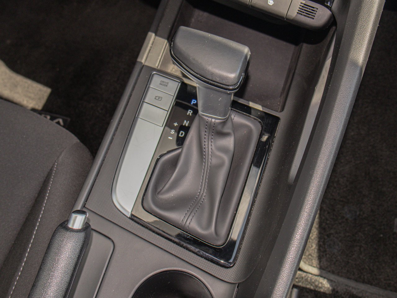 2026 Hyundai Elantra Preferred IVT White Sherwood Park - photo #26