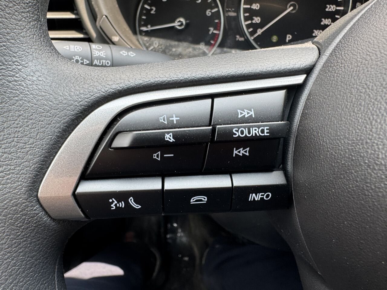 2026 Mazda CX-30 GX TI Machine Grey Metallic Saint-Jérôme - photo #13