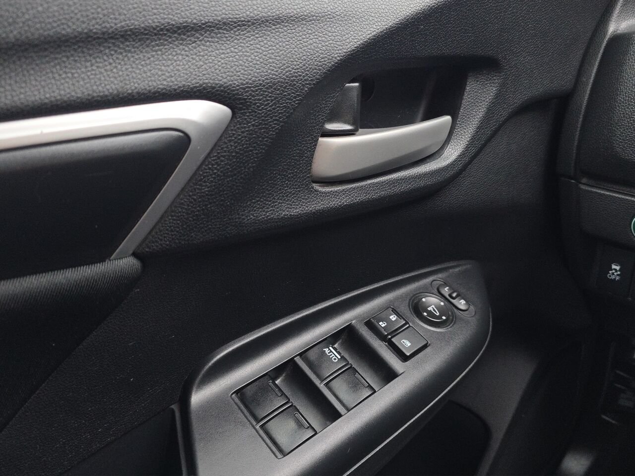 2016 Honda Fit LX à hayon 5 portes CVT, caméra de recul, sièges chauffant, commande audio au volant Grey Val-David - photo #14