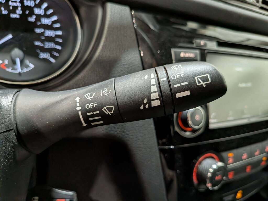2023 Nissan Qashqai FWD S CVT Black Val-David - photo #17