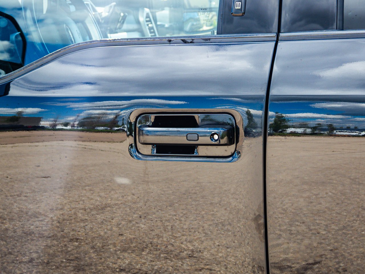 2022 Ford Super Duty F-350 SRW Platinum 4WD Crew Cab 6.75' Box Black Sherwood Park - photo #7