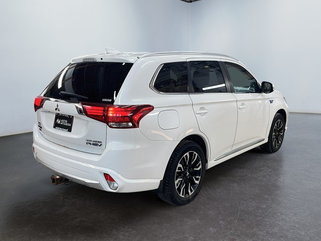 2018 Mitsubishi Outlander Plug-In Hybrid White Amos - photo #6