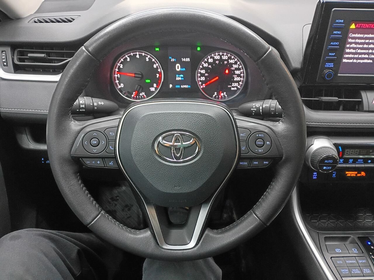 2021 Toyota RAV4 White Blainville - photo #24