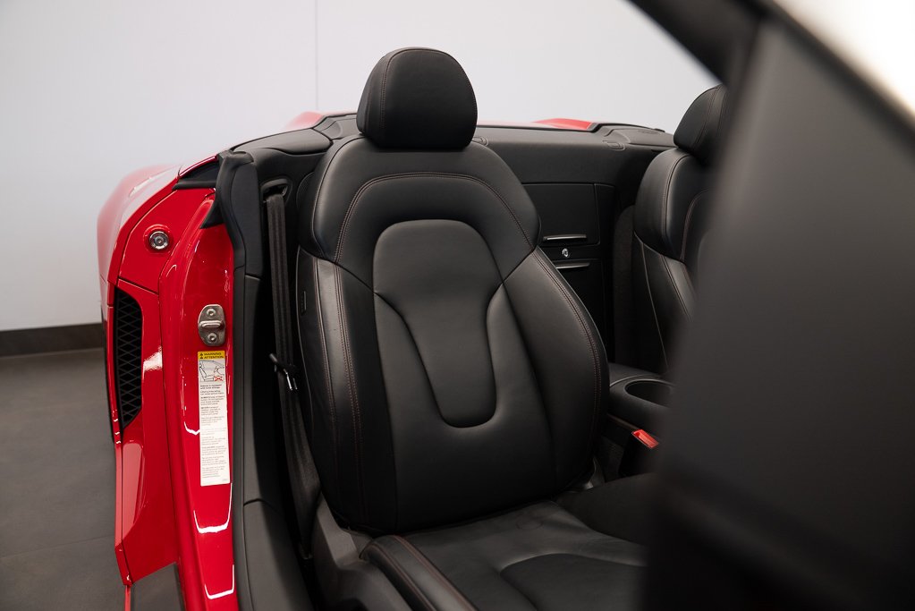 2015 Audi R8 V8 Spyder \ LOW KM Red Kirkland - photo #14