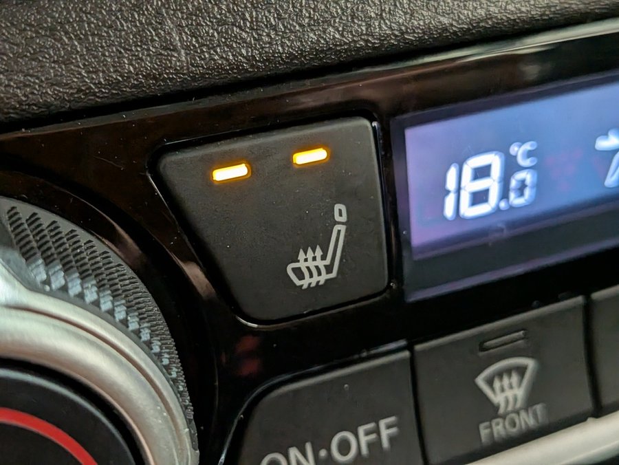 2020 Nissan Kicks Red