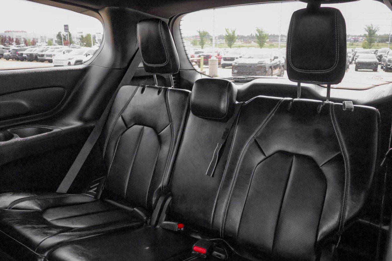 2025 Chrysler Grand Caravan SXT 2WD Black Sherwood Park - photo #31