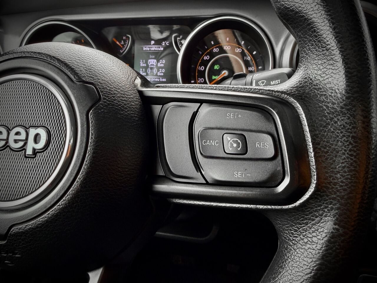 Jeep Wrangler 2022 Argent Notre-Dame-des-Prairies - photo #21