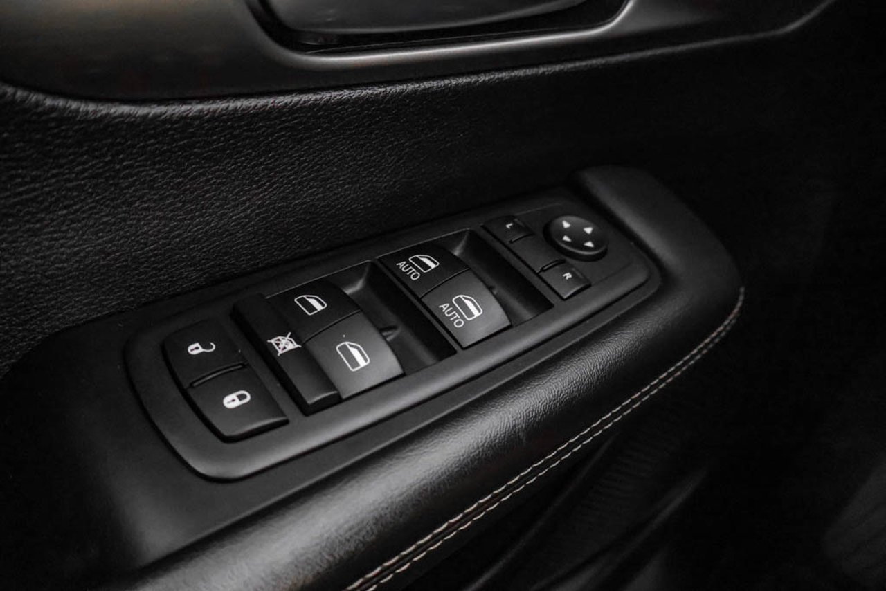 2025 Chrysler Grand Caravan SXT 2WD Black Sherwood Park - photo #15