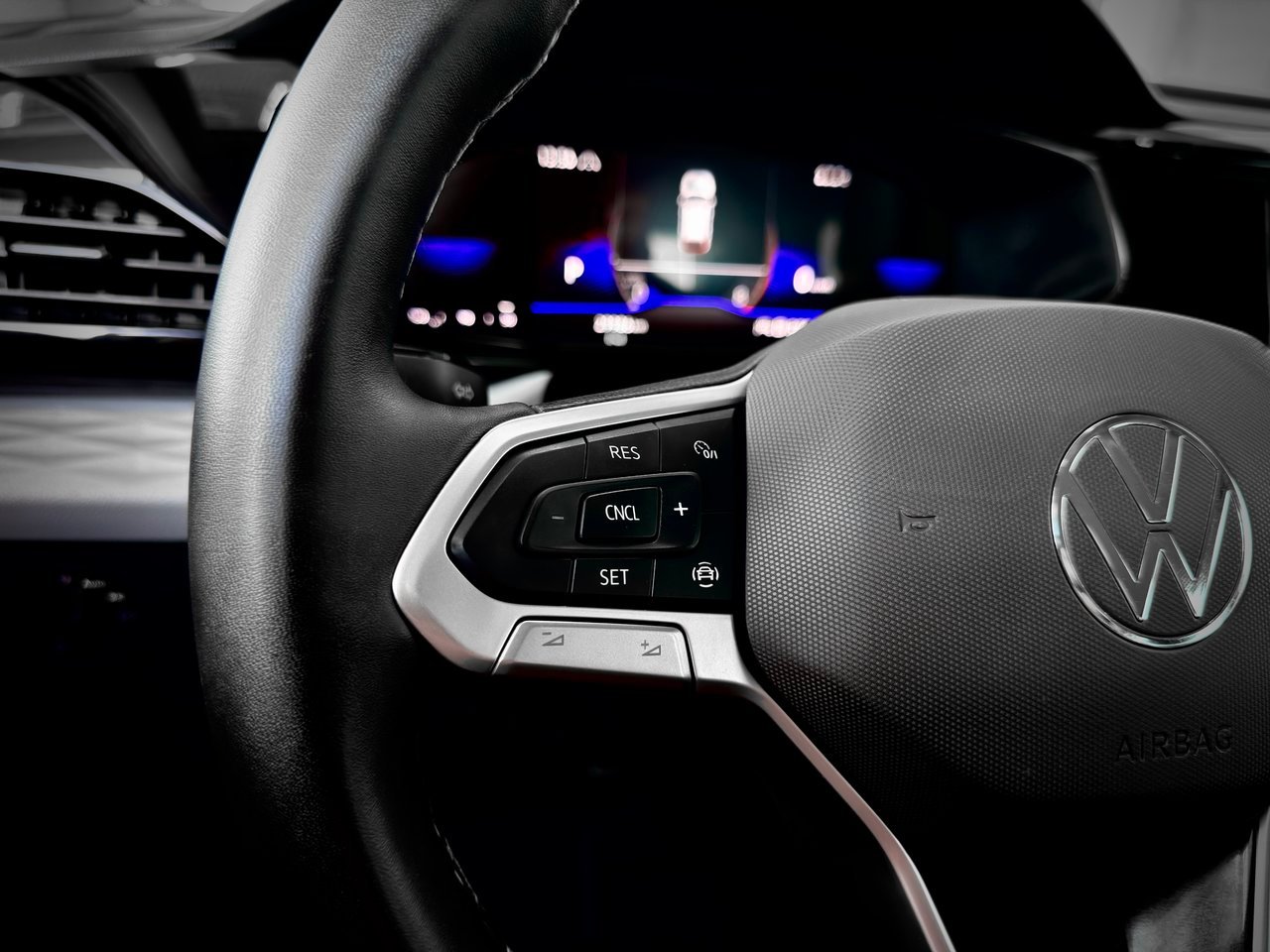 2024 Volkswagen Taos White Notre-Dame-des-Prairies - photo #23