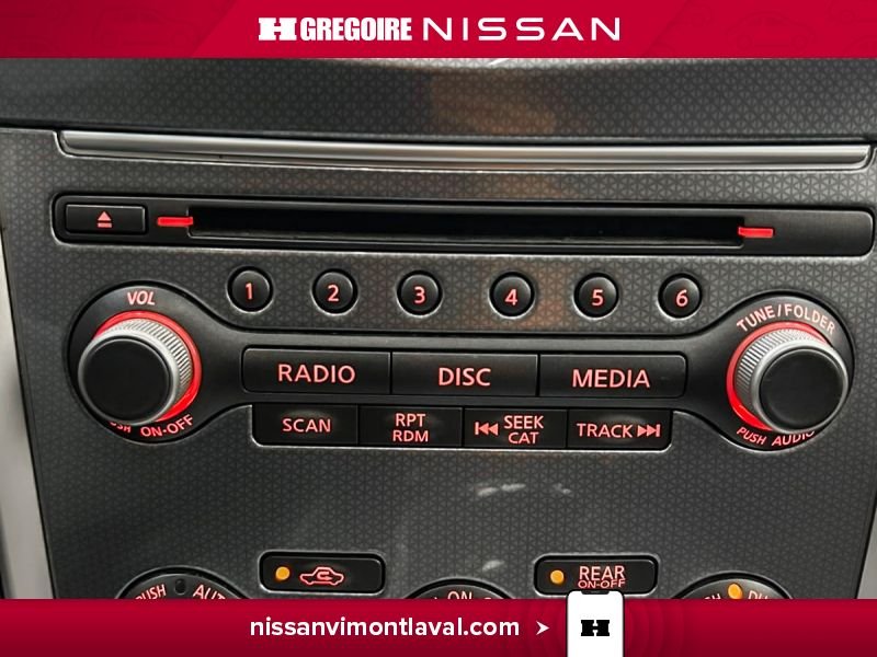 2017 Nissan Pathfinder Grey Laval - photo #27