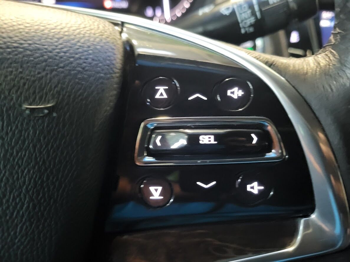 2017 Cadillac XTS Grey  - photo #24