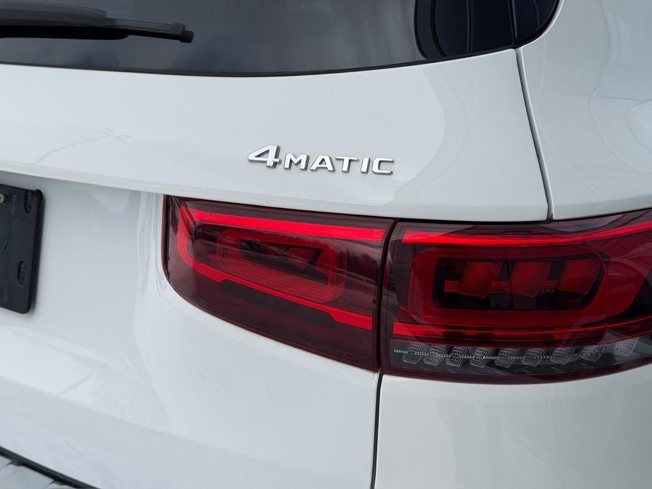 2021 Mercedes-Benz GLB White Notre-Dame-des-Prairies - photo #13