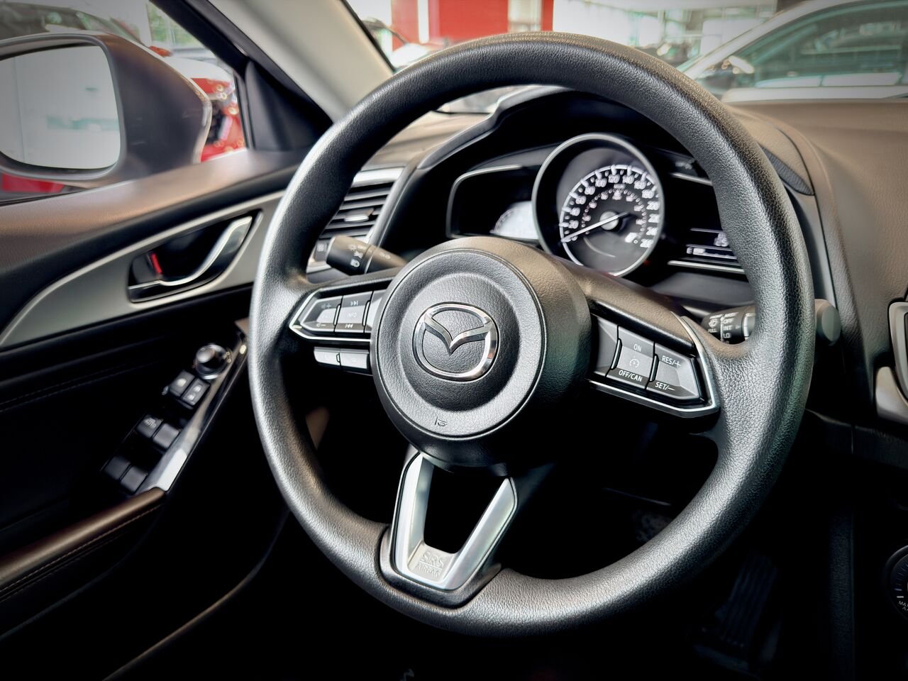 Mazda Mazda3 2018 Gris Notre-Dame-des-Prairies - photo #19