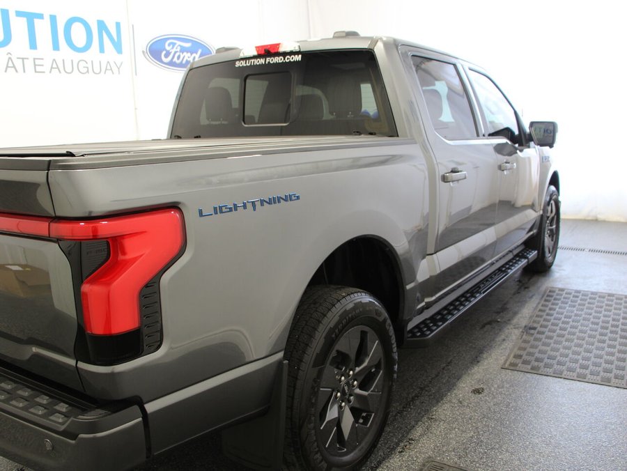 Ford F-150 Lightning LARIAT 2025 2025 Gris