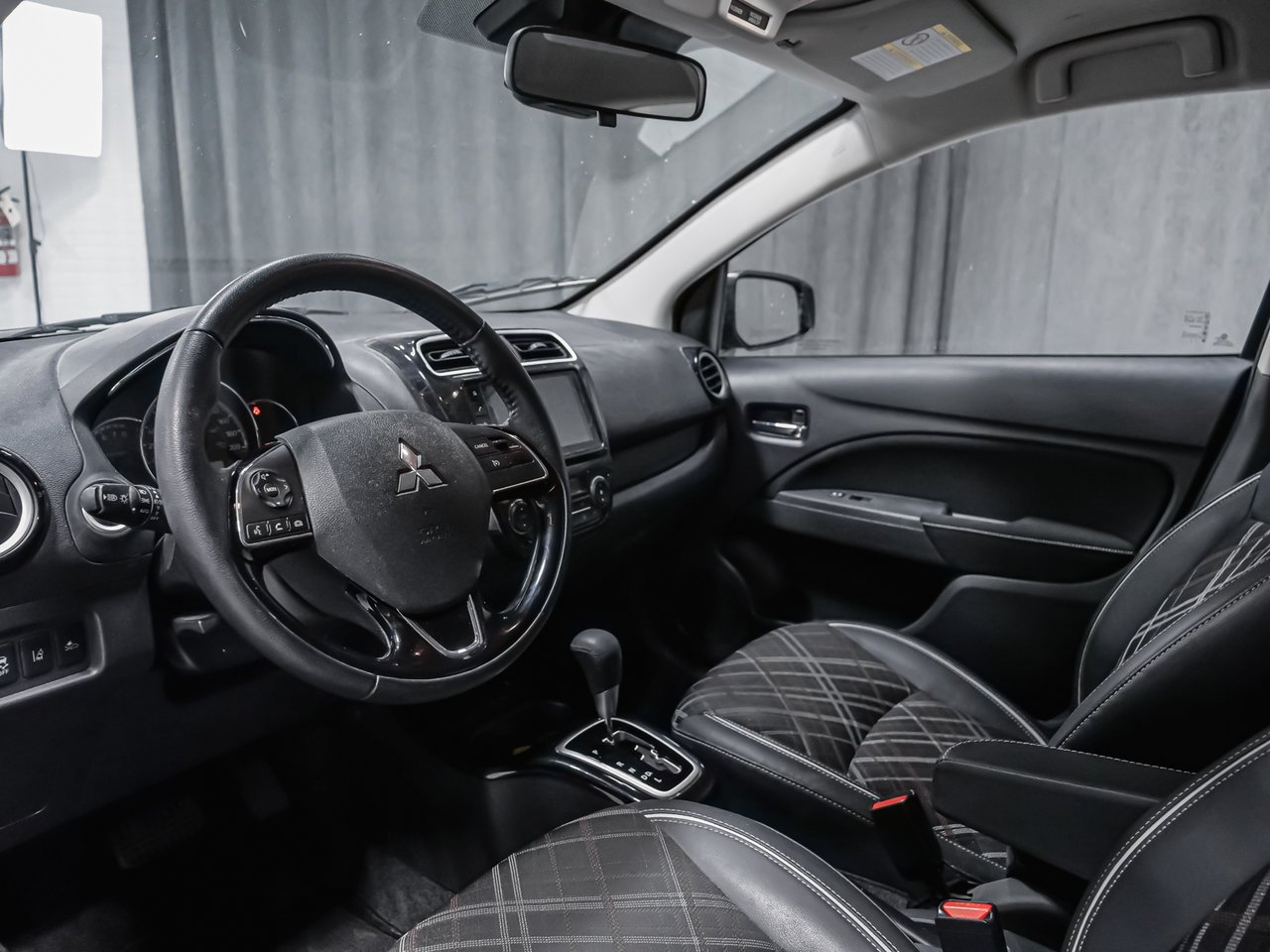 Mitsubishi Mirage 2024 Montréal - photo #1
