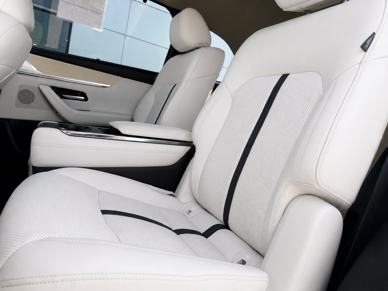 2024 Mazda CX-90 hybride léger Signature Red Châteauguay - photo #8