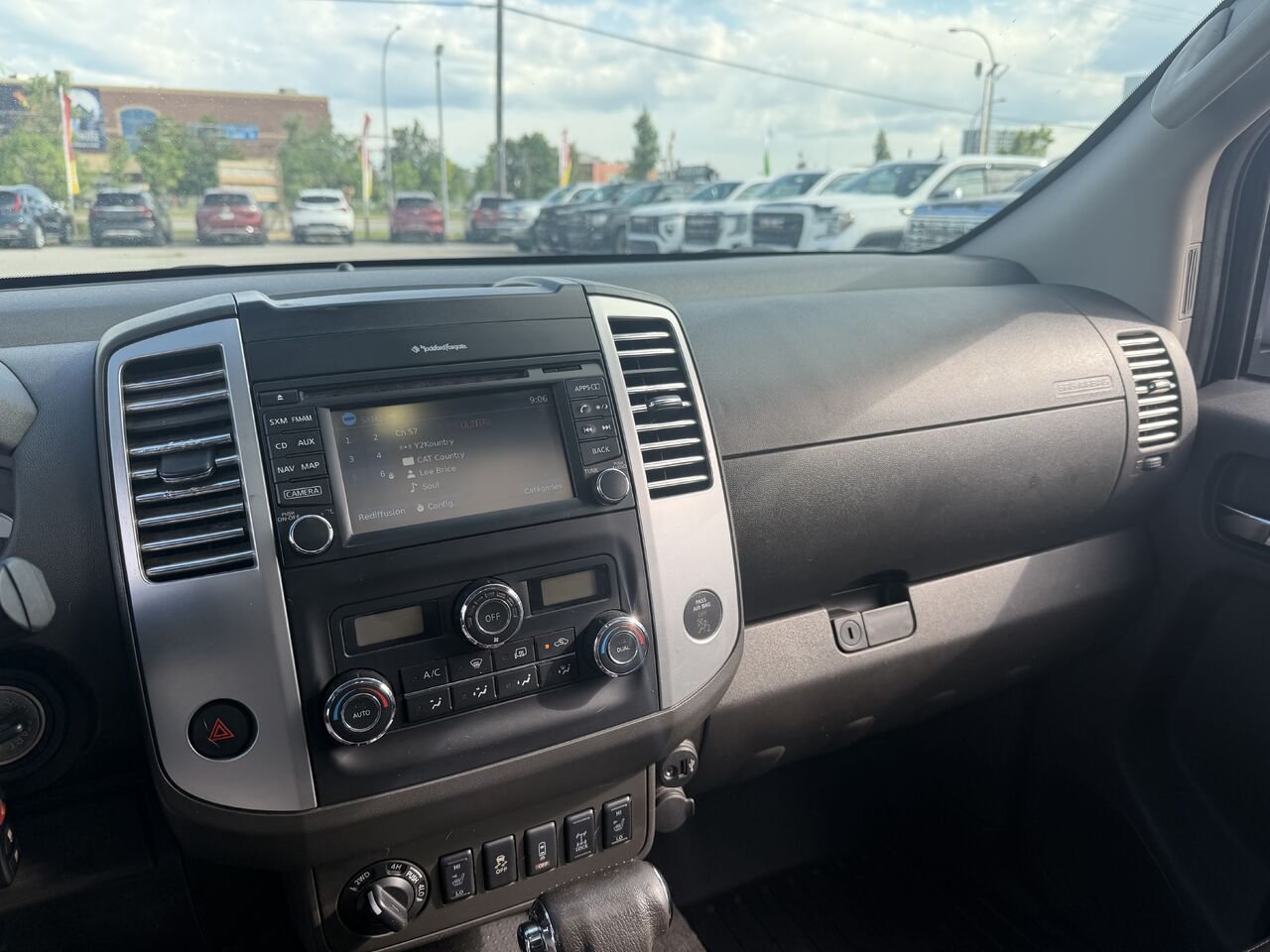 NISSAN FRONTIER PRO-4X SV cabine double 4x4 caisse longue BA 2018 Gris Ottawa & Gatineau - photo #5