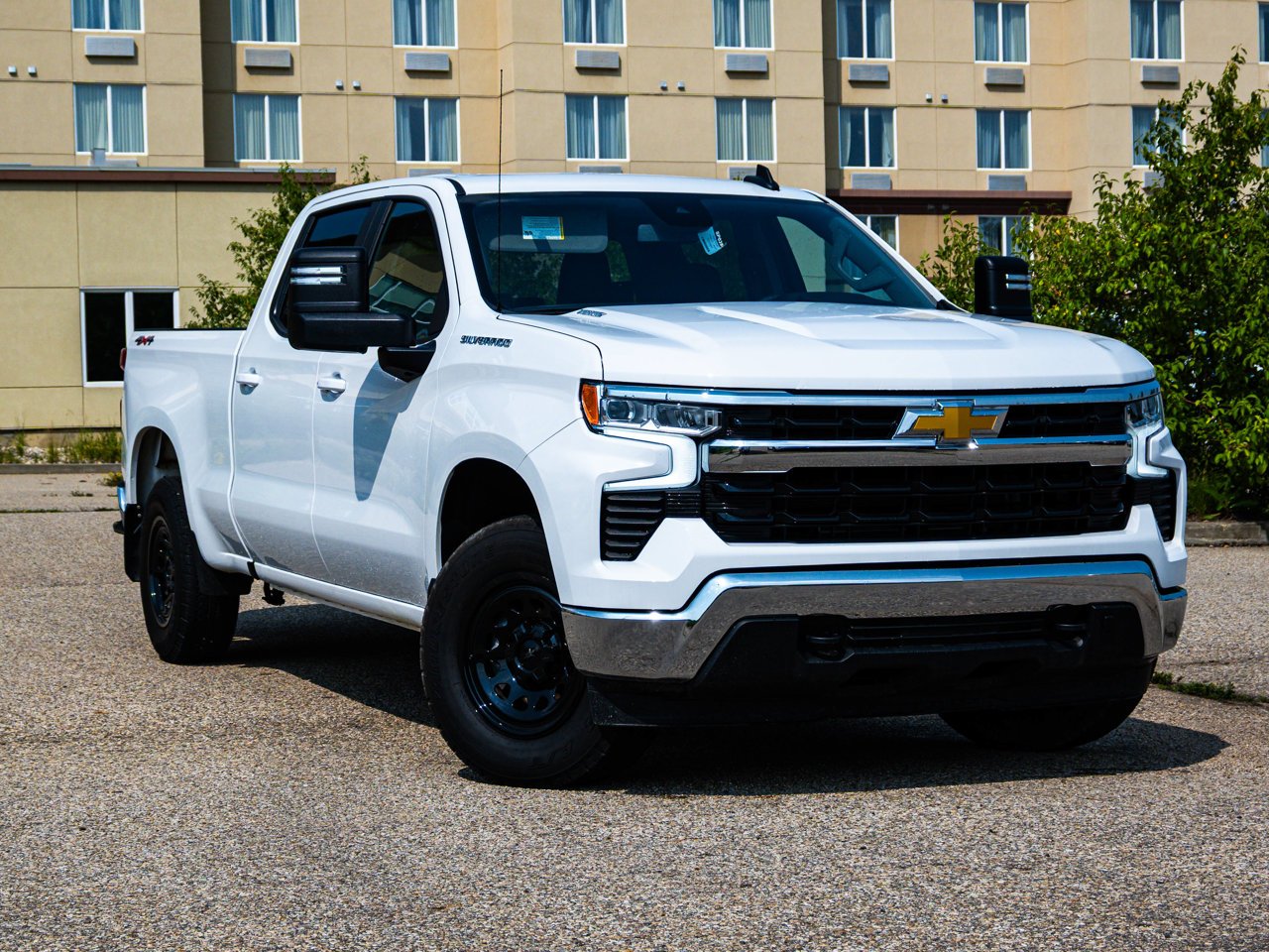 2025 Chevrolet Silverado 1500 4WD Crew Cab 147 LT White Sherwood Park - photo #1