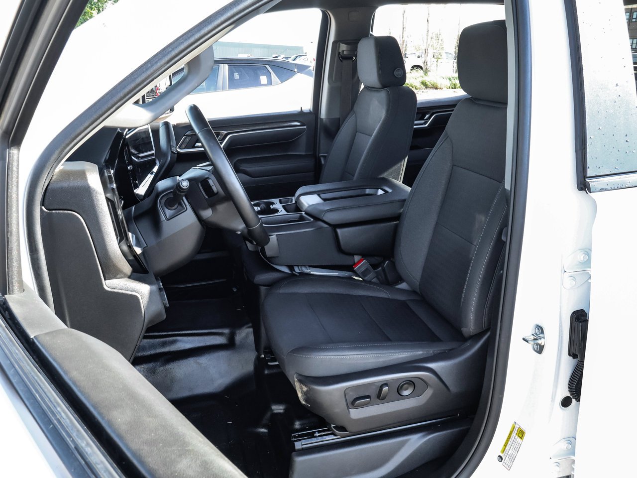 2025 Chevrolet Silverado 1500 4WD Crew Cab 147 LT White Sherwood Park - photo #13